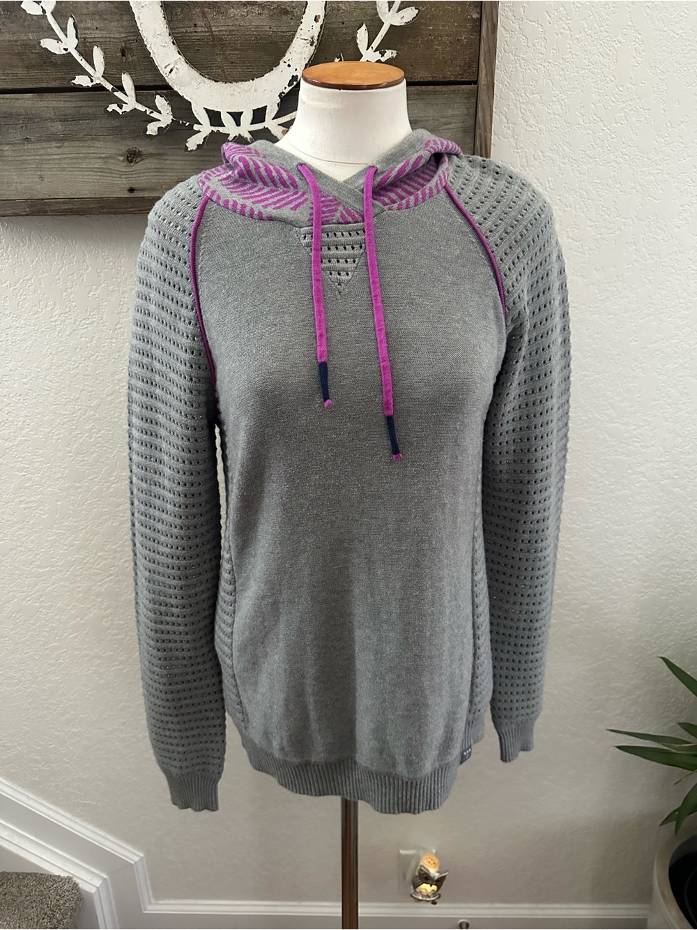 Title Nine Women's Gray Hoodie Sweater with Pink Trim size M